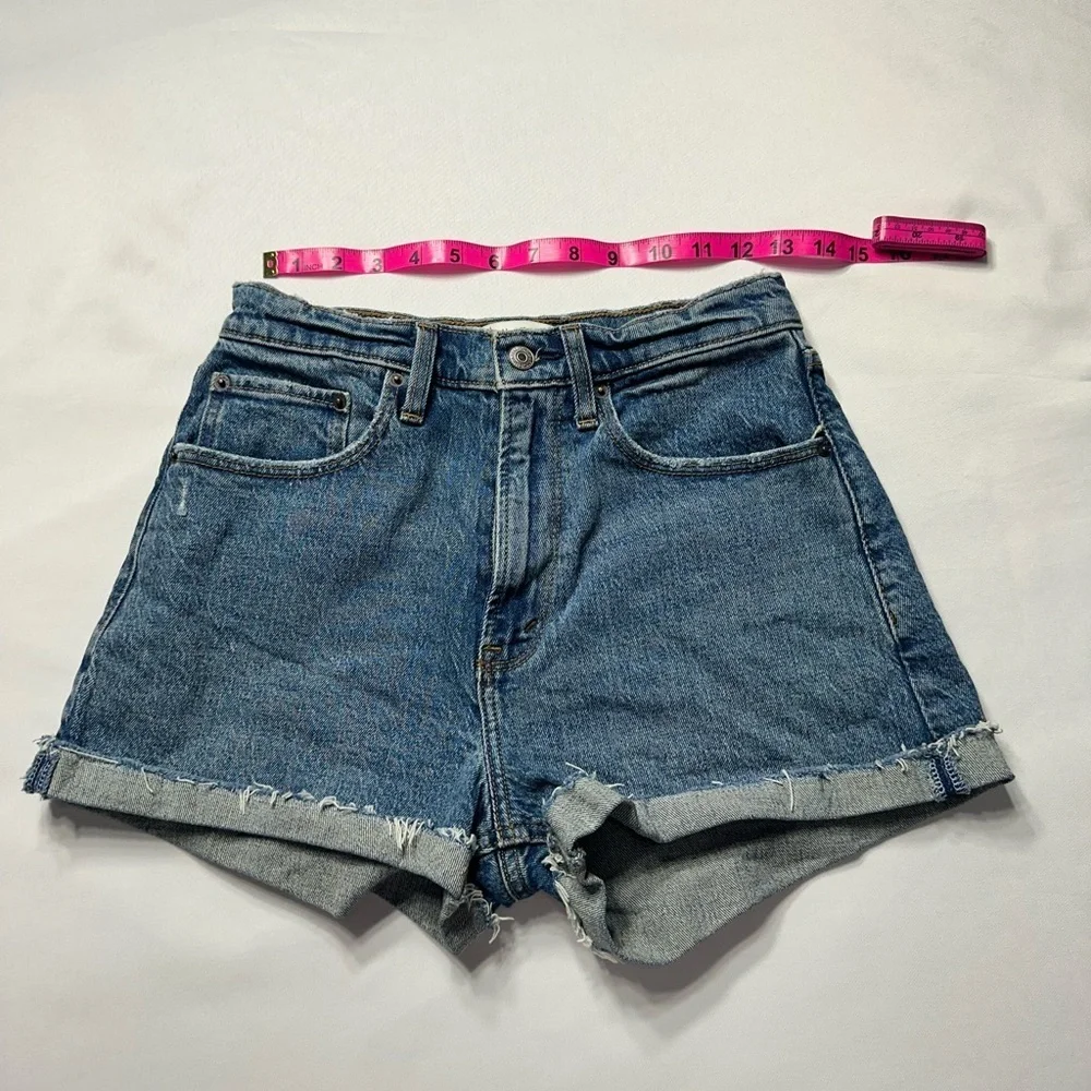 Abercrombie Classic Blue Denim Women's Shorts size 26/2 Exellent condition